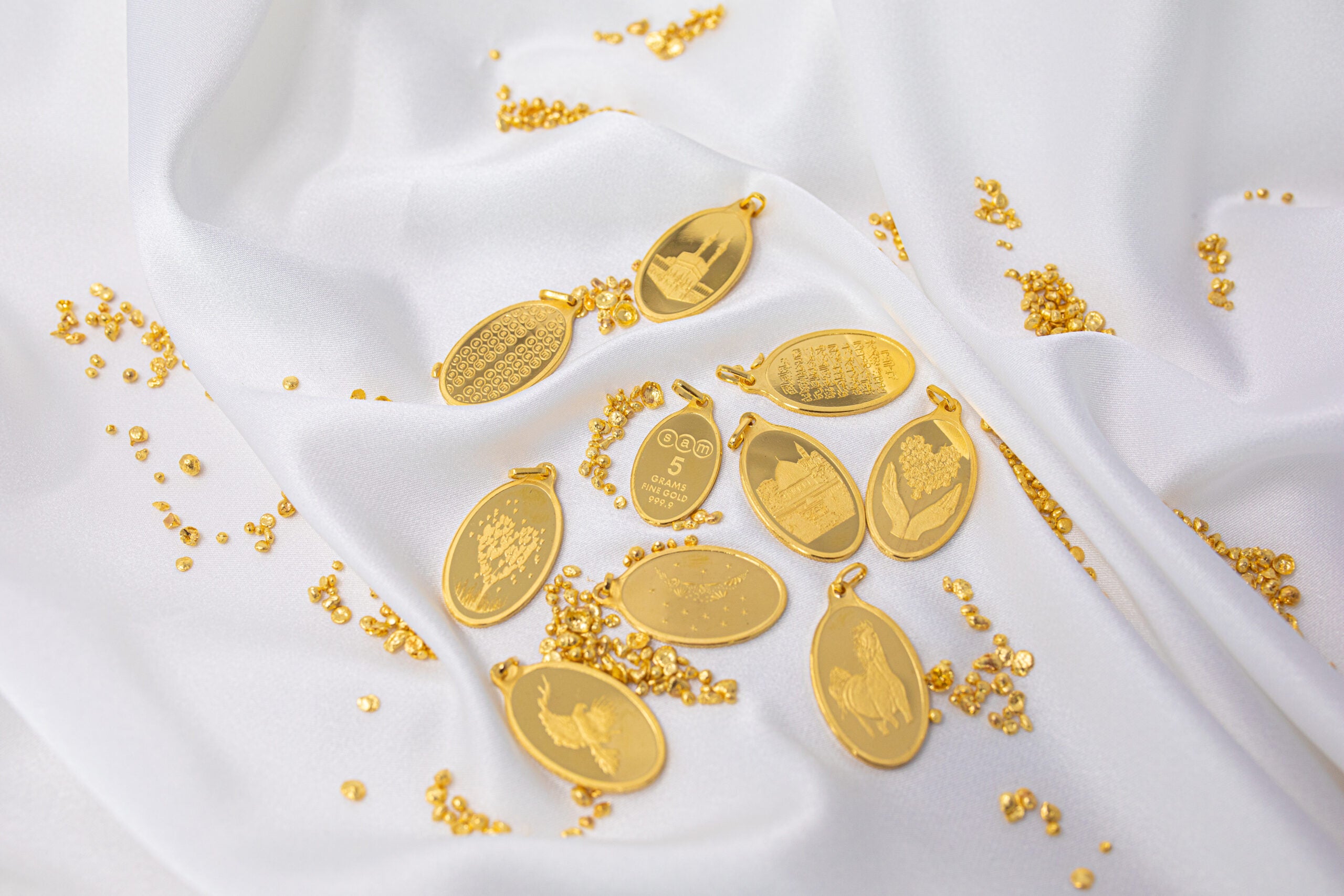 SAM Gold 24K Oval Pendant 999.9 Purity